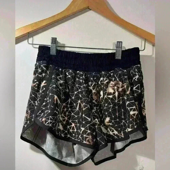 Lululemon Tracker Short ||I 4-way Stretch Star Crushed Multi - Picture 1 of 4